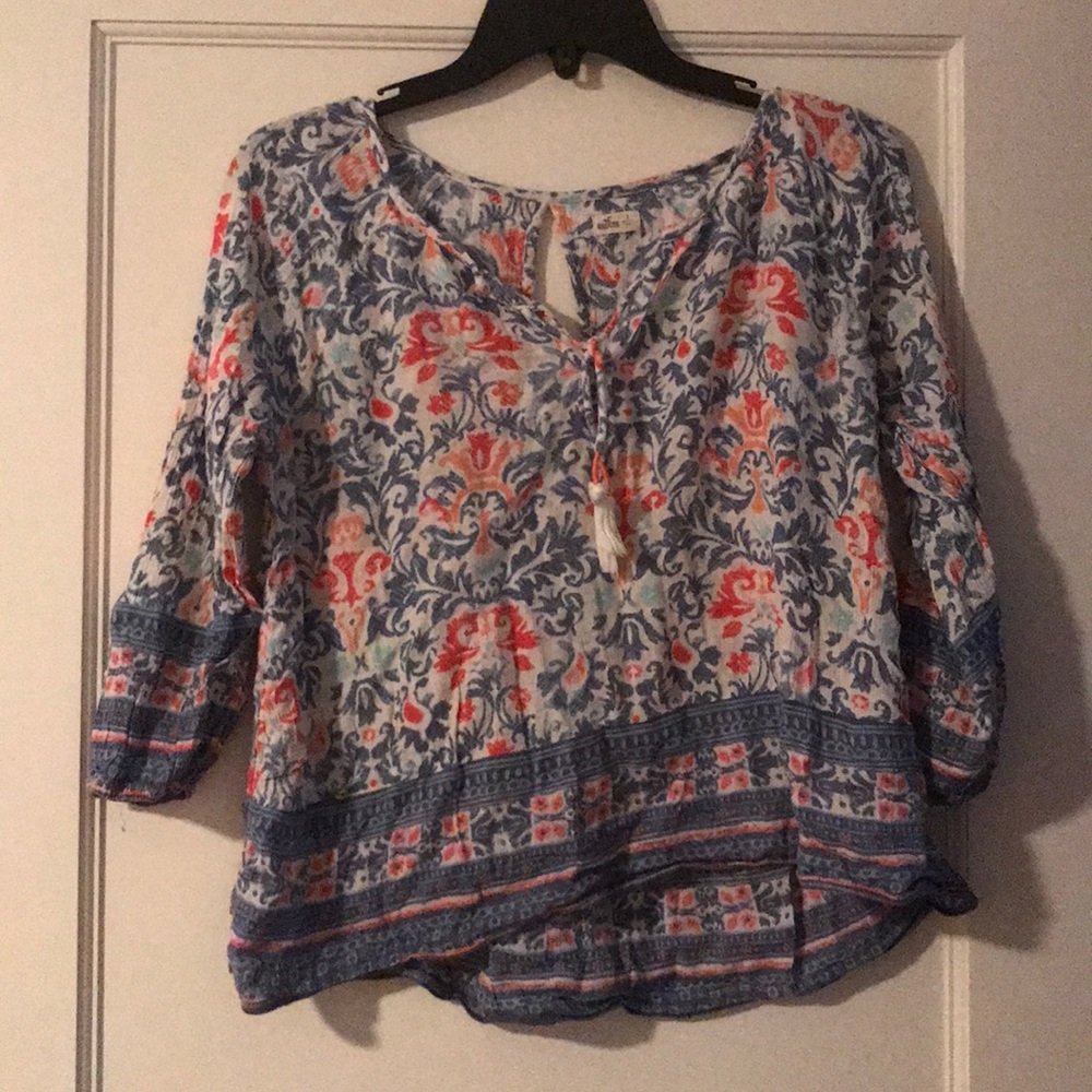 beautiful hollister tassel top!